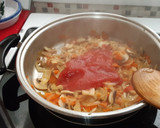Foto del paso 4 de la receta: Conejo guisado al vino y mostaza, con champiñones y zanahoria