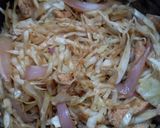 Foto del paso 5 de la receta: Saltado de repollo (col) con pollo
