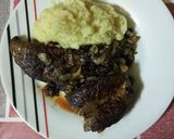 Foto del paso 2 de la receta: Churrascos de hígado encebollado con puré de papas