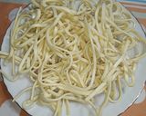 Foto del passaggio 5 della ricetta Scialatielli con salsiccia, peperoni pomodorini e zafferano