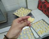 Foto langkah ke 8 dari resep Resep SAGU KEJU COOKIES.