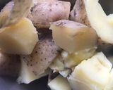 Foto del paso 3 de la receta: Papas crocantes tipo papas rotas. Veganas 4 ingredientes