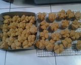Foto langkah ke 8 dari resep Bolu kukus mekar gula merah.