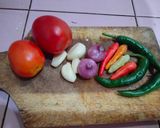 Foto langkah ke 2 dari resep Asem Asem Pedas Ikan Salem.