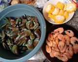 Foto langkah ke 4 dari resep Kerang saus padang.