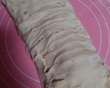 Foto langkah ke 3 dari resep Simple Banana Strudel.