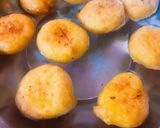 A picture of step 4 of Dahi Vada.