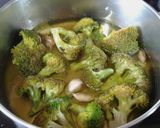 Foto del paso 4 de la receta Sepia con espárragos y brócoli confitados