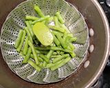 A picture of step 2 of Spicy Kare-Kare.