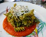 Foto del passaggio 3 della ricetta Fusilli proteici e carciofi su salsa di pomodori secchi