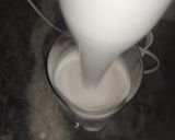 A picture of step 2 of KitKat shake.