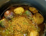 A picture of step 4 of Stuff Aloo Baingan.