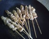 Foto langkah ke 5 dari resep Sate Ayam Teflon.