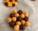 Foto del paso 4 de la receta Galletas de mantequilla de balón de fútbol | Receta para el mundial