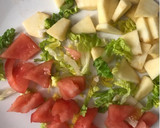 Foto del paso 2 de la receta: Ensalada con pollo para niños