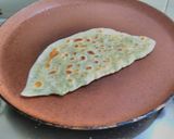 A picture of step 4 of Spinach bolani.