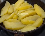 Foto langkah ke 3 dari resep Garlic Potatoes With Oregano.