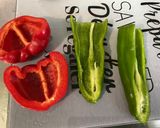 Une image de l'étape 1 de Poivrons bicolores aux épices créoles.
