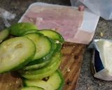 Foto del paso 2 de la receta: Milanesas de zapallitos verdes con jamón y queso. 🤤