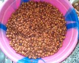 A picture of step 1 of Tiger nut drink 3.