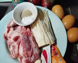 Foto langkah ke 1 dari resep Miso Ramen Topping Enoki Beef.