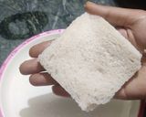 A picture of step 5 of Bread Dahi Vada.