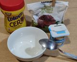 Foto del paso 1 de la receta: Desayuno de uvas 🍇 con yogur y pasas