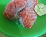 Foto langkah ke 1 dari resep 65. Salmon tumis bombay.