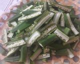 A picture of step 2 of Bhindi masala.