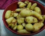 รูปขั้นตอนการทำที่ 1 ของ ขนมจีนแกงหมูฟักทองมันขี้หนู