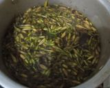 Foto langkah ke 1 dari resep Oseng Bunga Pepaya Terasi.