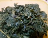 Foto langkah ke 1 dari resep Sayur santan daun singkong teri.