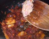 A picture of step 3 of Stir fried macaroni.