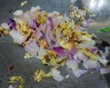 A picture of step 6 of Dal Palak.