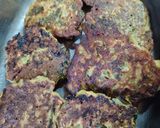 Foto del paso 6 de la receta: Hamburguesas de zapallitos y cebollas 💚🧅