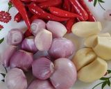 Foto langkah ke 1 dari resep Sambal Bawang Teri Medan.