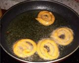 मैदा की जलेबी (Maida ki jalebi recipe in hindi) रेसिपी चरण 3 फोटो