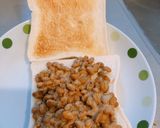 Hình bước làm 1 của món Bánh mì kẹp natto