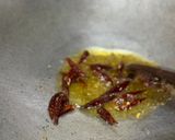 Gambar langkah 1 resipi Kubis Goreng Kunyit.