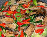Foto langkah ke 3 dari resep Pindang Ikan Tongkol Masak Santan.