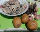 Foto langkah ke 2 dari resep Sambal kepah plus kentang.