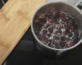 Foto del paso 1 de la receta Tronco de Navidad con cerezas borrachas