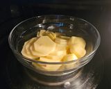 Tejszínes kolbászos rakott krumpli (tojás nélkül) - Air-fryerben 🥘 recept fázis 1 fotója