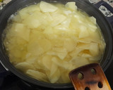 Foto del paso 1 de la receta: Tortilla de patatas, puerro y perejil