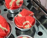 Foto langkah ke 4 dari resep Bolu Kukus Mekar Merah Putih.