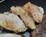 Foto del paso 4 de la receta: "Sándwich" de berenjena🍆, morradela, salchicha y queso🧀🥩🍗