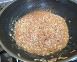 A picture of step 1 of 碗粿rice cake in the bowl.