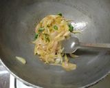 A picture of step 2 of Matar ki Ghugni.