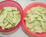 Foto langkah ke 1 dari resep Asinan mangga muda.