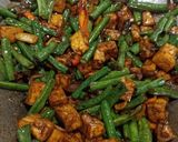 Foto langkah ke 4 dari resep Tumis Tahu Kacang Panjang Masak Kecap.